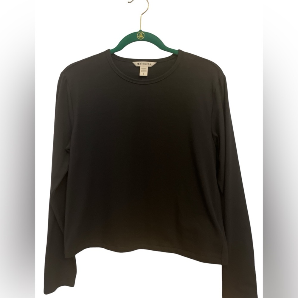 Women’s Athleta Essential long sleeve top in gray. Size SP.